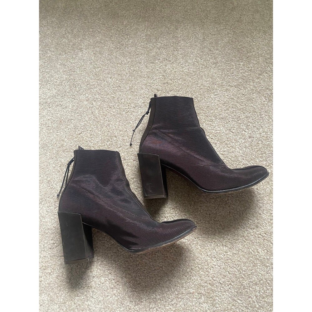 Donald J. Pilner Brown/Maroon Heeled Boots Size 6.5 Made in Spain